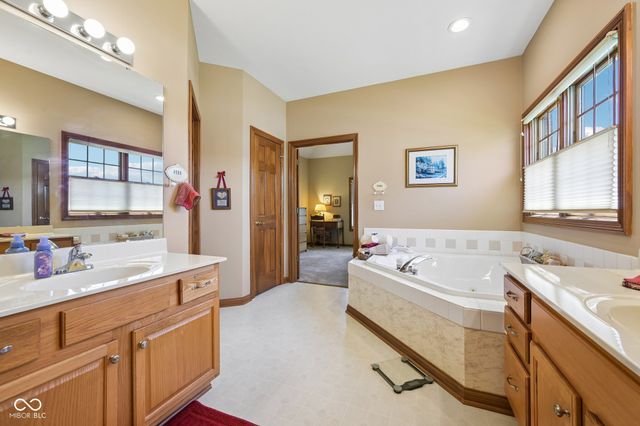 1611 Trainers Circle, Indianapolis, IN 46239
