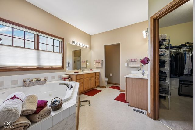 1611 Trainers Circle, Indianapolis, IN 46239