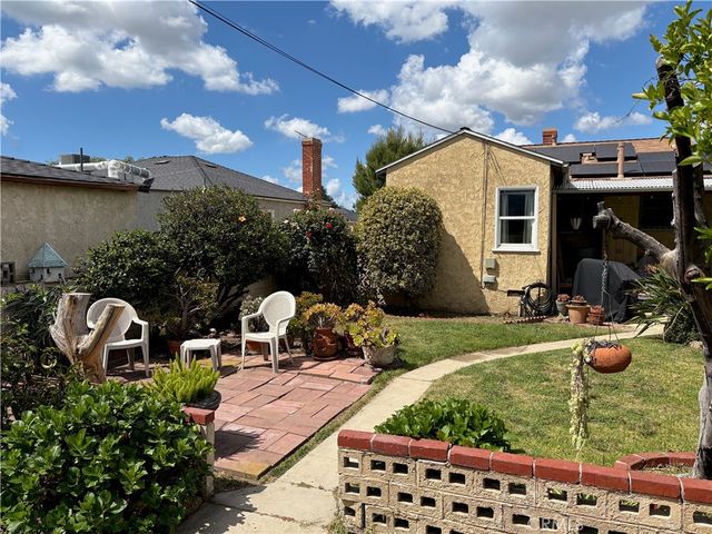 7738 Kraft Avenue, North Hollywood, CA 91605