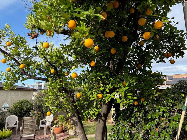 7738 Kraft Avenue, North Hollywood, CA 91605