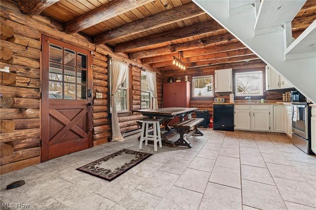 410 Apple Hill Drive N, Howard, OH 43028