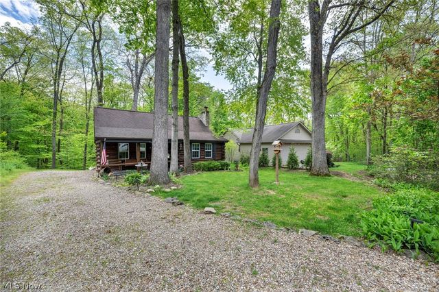 410 Apple Hill Drive N, Howard, OH 43028