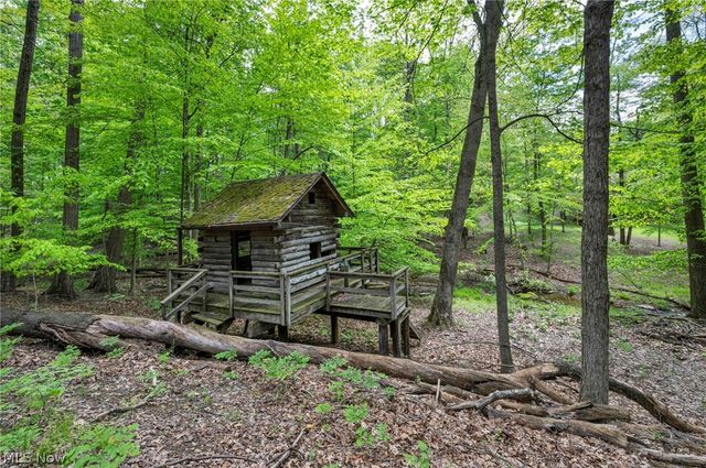 410 Apple Hill Drive N, Howard, OH 43028