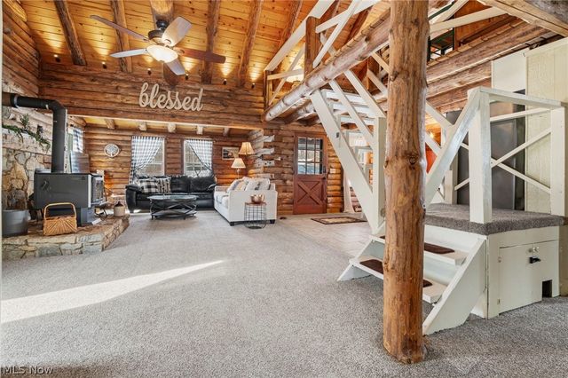410 Apple Hill Drive N, Howard, OH 43028