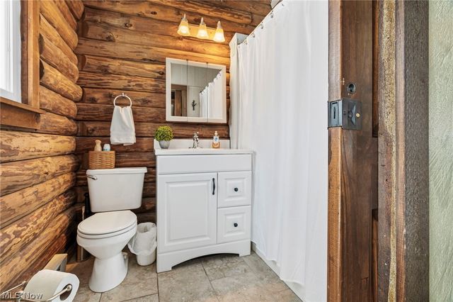 410 Apple Hill Drive N, Howard, OH 43028