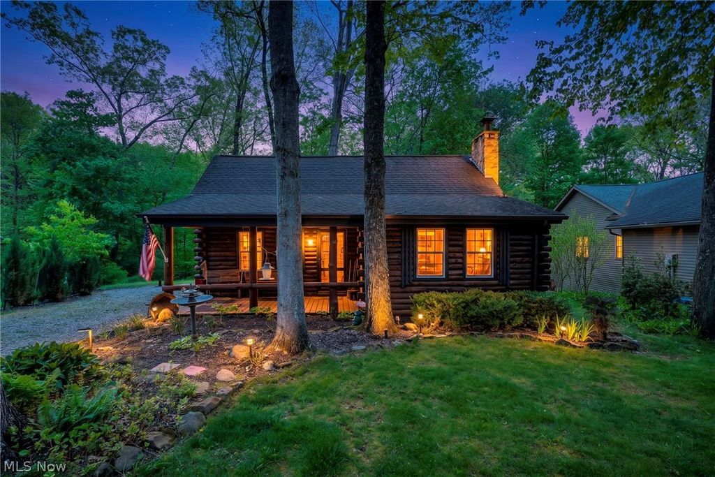410 Apple Hill Drive N, Howard, OH 43028
