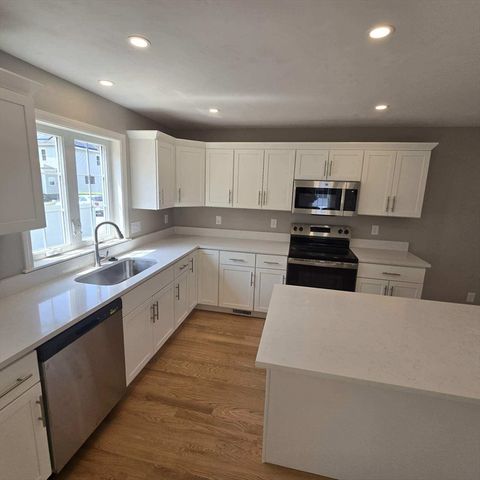 33 Lawn St, Brockton, MA 02302