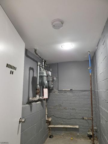 89 Tremont Ave 2, East Orange City, NJ 07018