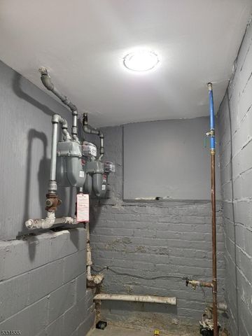 89 Tremont Ave 2, East Orange City, NJ 07018