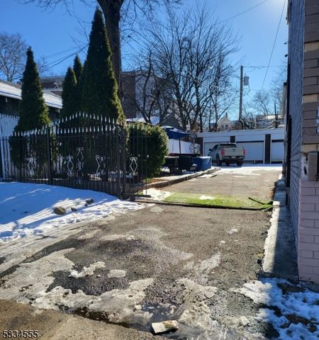 89 Tremont Ave 2, East Orange City, NJ 07018