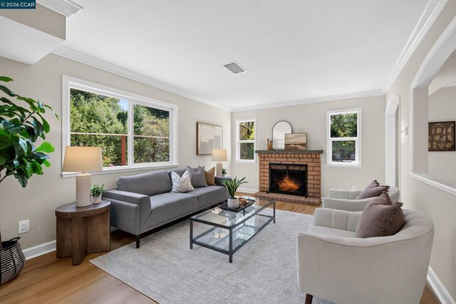 584 Mission Pl, Danville, CA 94526