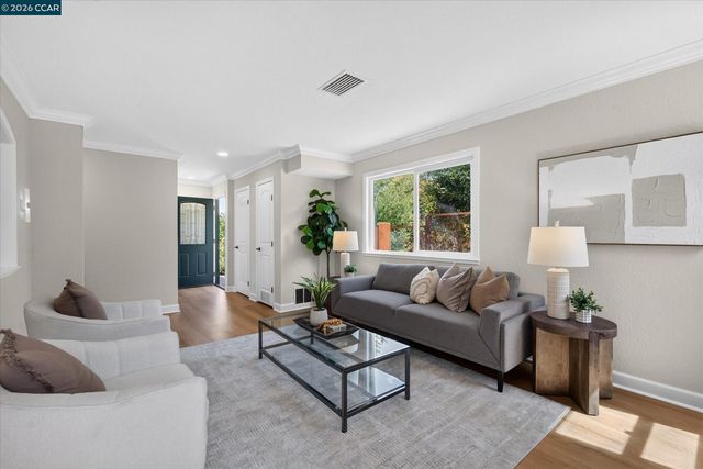 584 Mission Pl, Danville, CA 94526
