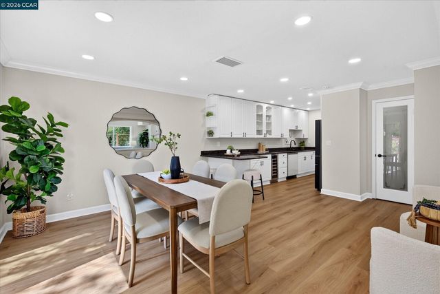 584 Mission Pl, Danville, CA 94526