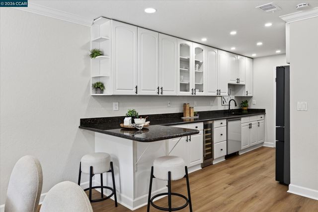 584 Mission Pl, Danville, CA 94526