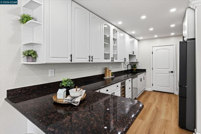 584 Mission Pl, Danville, CA 94526