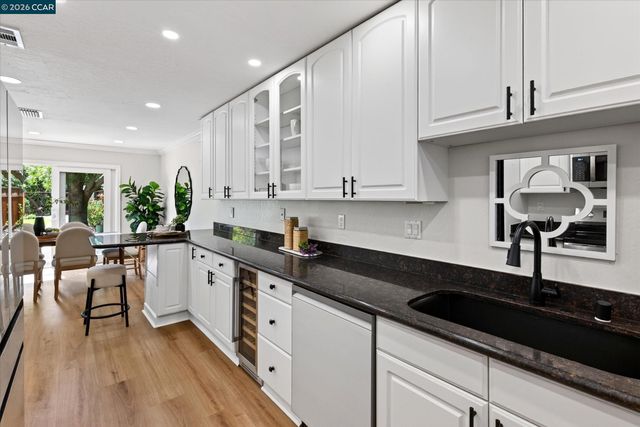 584 Mission Pl, Danville, CA 94526