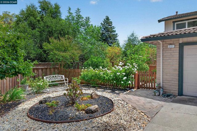 584 Mission Pl, Danville, CA 94526