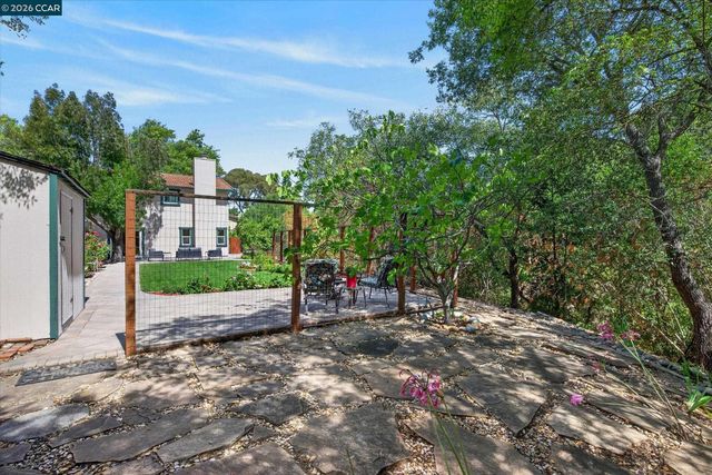 584 Mission Pl, Danville, CA 94526