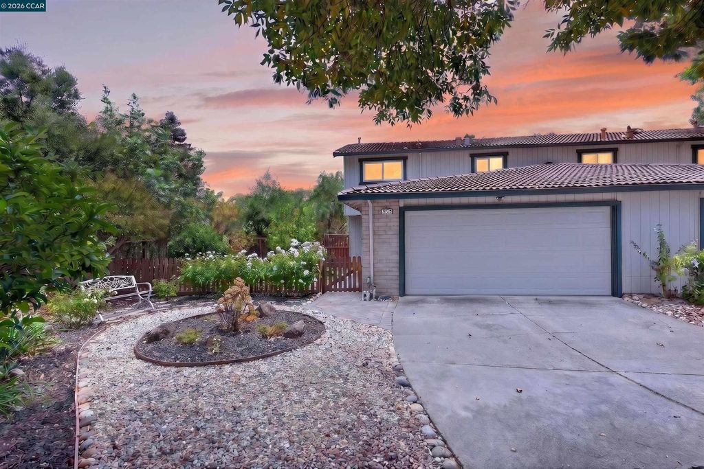 584 Mission Pl, Danville, CA 94526