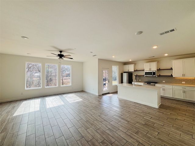 4508 Hogans Alley Drive, Arlington, TX 76001