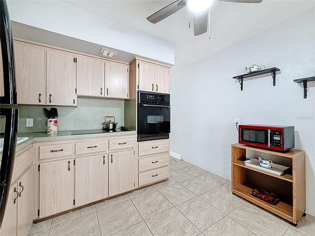 5861 42ND TERRACE N 1610, Kenneth City, FL 33709