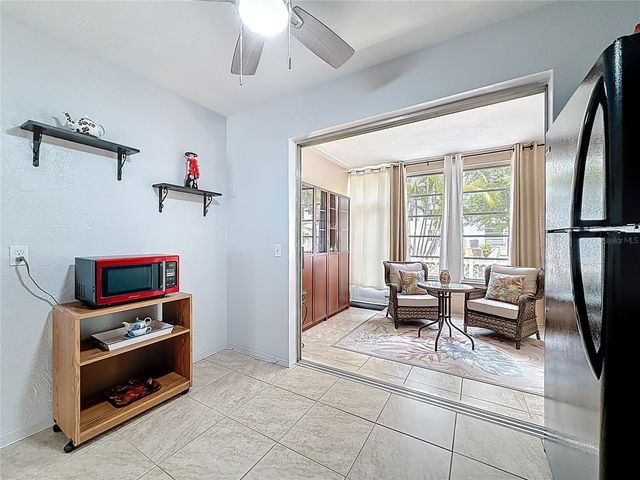 5861 42ND TERRACE N 1610, Kenneth City, FL 33709