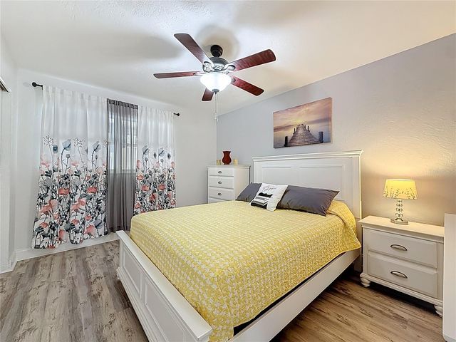 5861 42ND TERRACE N 1610, Kenneth City, FL 33709