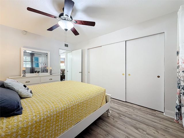 5861 42ND TERRACE N 1610, Kenneth City, FL 33709