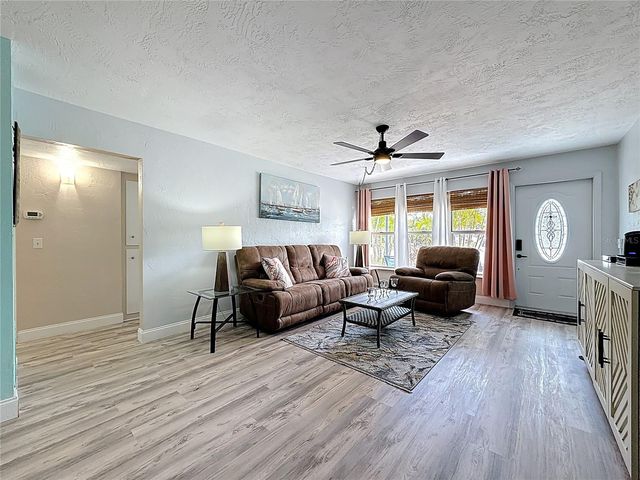 5861 42ND TERRACE N 1610, Kenneth City, FL 33709