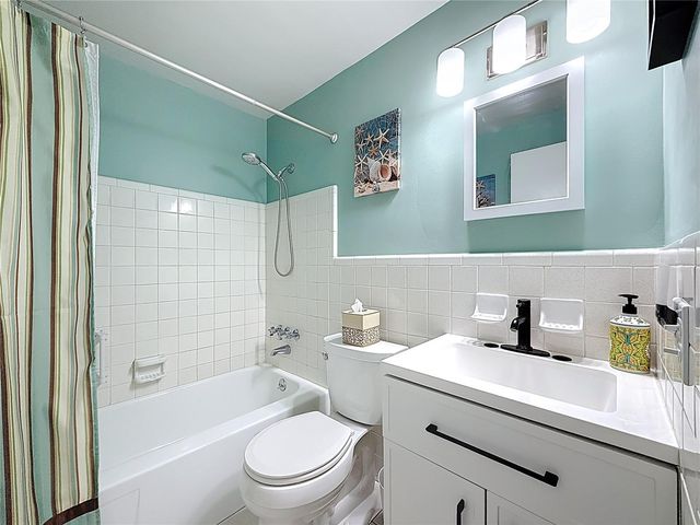 5861 42ND TERRACE N 1610, Kenneth City, FL 33709