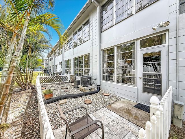 5861 42ND TERRACE N 1610, Kenneth City, FL 33709