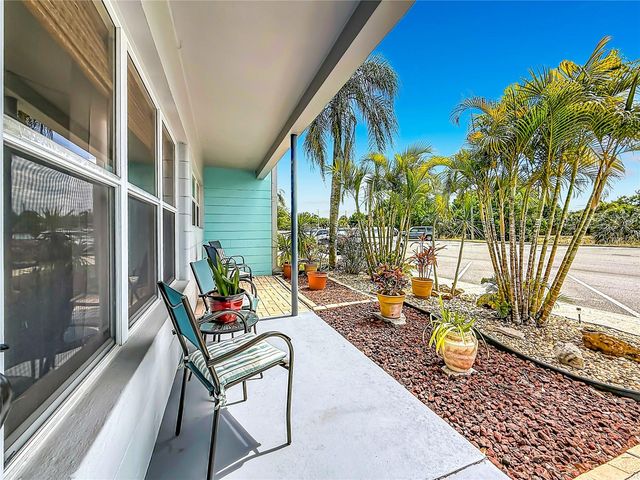 5861 42ND TERRACE N 1610, Kenneth City, FL 33709