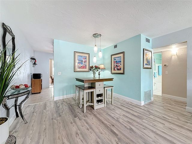 5861 42ND TERRACE N 1610, Kenneth City, FL 33709