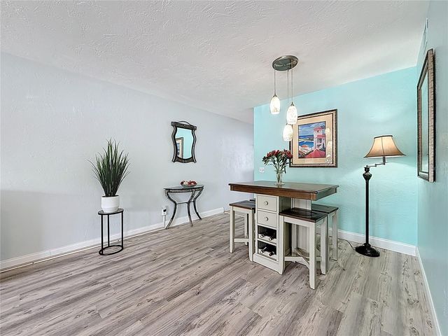 5861 42ND TERRACE N 1610, Kenneth City, FL 33709