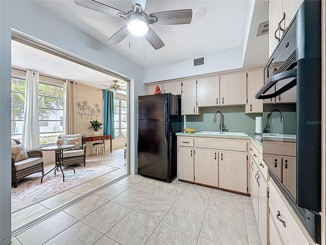 5861 42ND TERRACE N 1610, Kenneth City, FL 33709