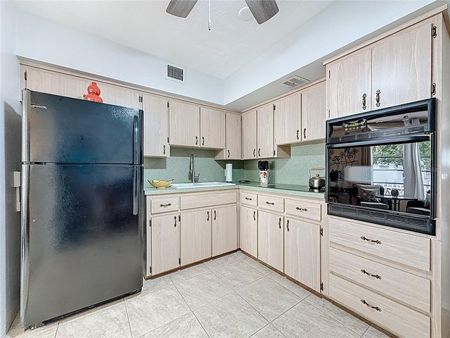 5861 42ND TERRACE N 1610, Kenneth City, FL 33709