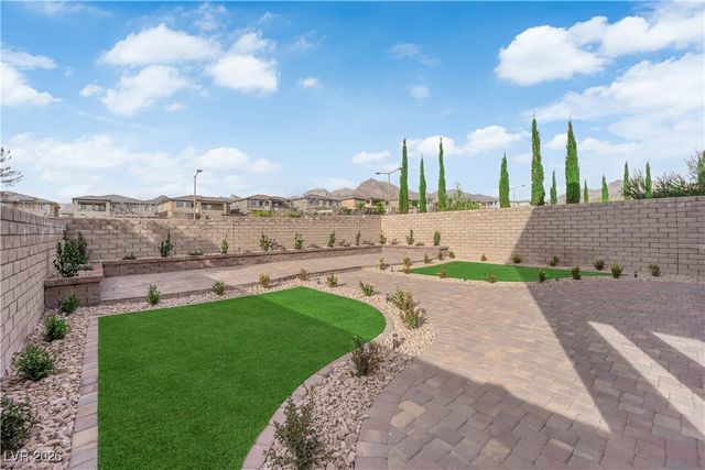 465 Cabral Peak Street, Las Vegas, NV 89138