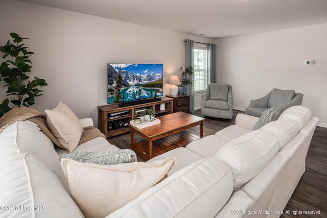 1913 Rolling Meadows Drive, Greenville, NC 27858