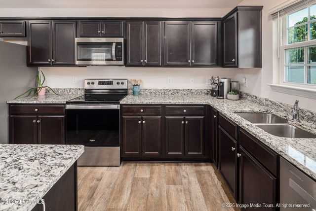 1913 Rolling Meadows Drive, Greenville, NC 27858