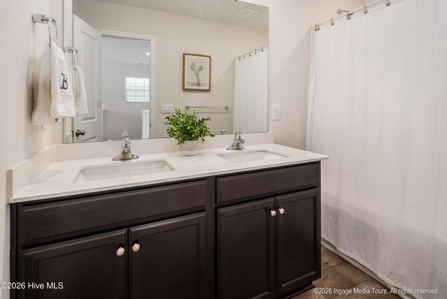 1913 Rolling Meadows Drive, Greenville, NC 27858