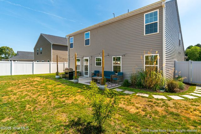 1913 Rolling Meadows Drive, Greenville, NC 27858