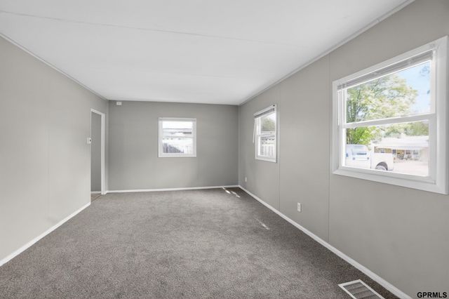 6764 Charles Street, Omaha, NE 68132