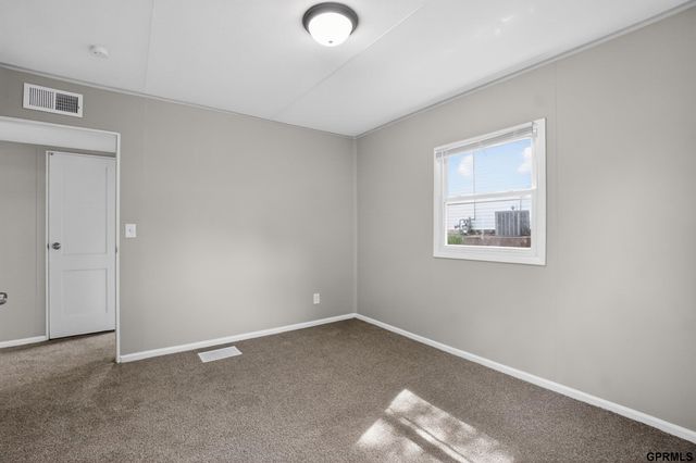 6764 Charles Street, Omaha, NE 68132