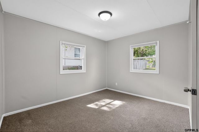 6764 Charles Street, Omaha, NE 68132