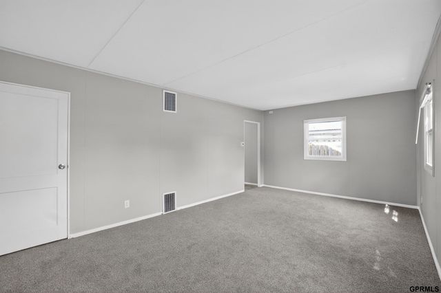 6764 Charles Street, Omaha, NE 68132