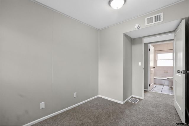 6764 Charles Street, Omaha, NE 68132
