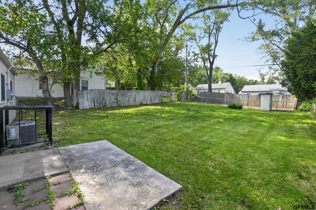 6764 Charles Street, Omaha, NE 68132