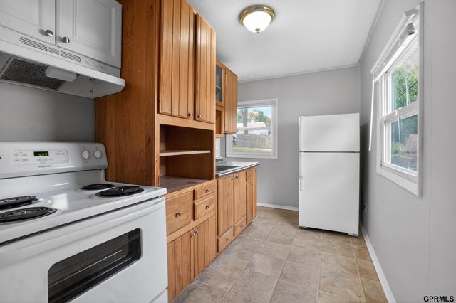 6764 Charles Street, Omaha, NE 68132