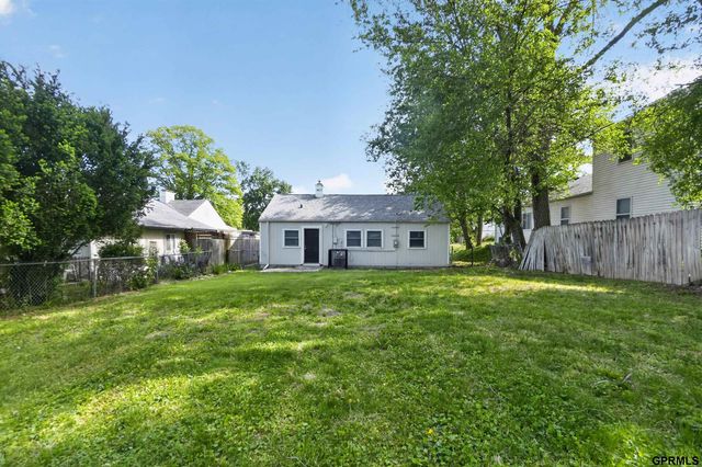 6764 Charles Street, Omaha, NE 68132