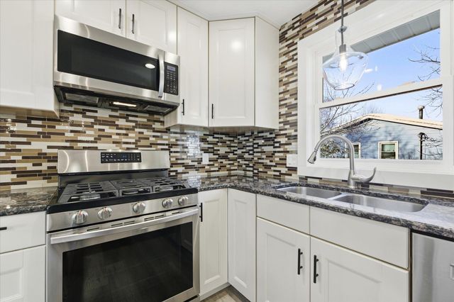 10300 Parkview Lane, Champlin, MN 55316